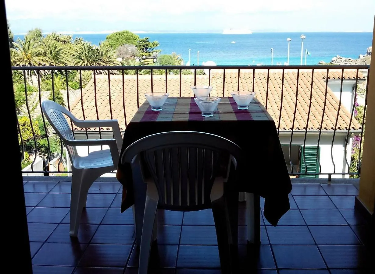 Splendido mono vista mare con wi fi a 100 mt da spiaggia Santa Teresa di Gallura